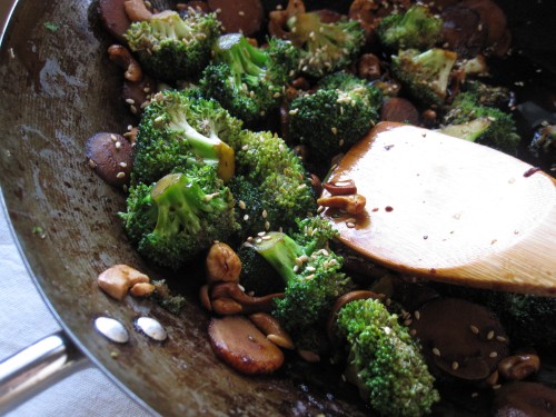 Broccoli and Cashew Stir-Fry