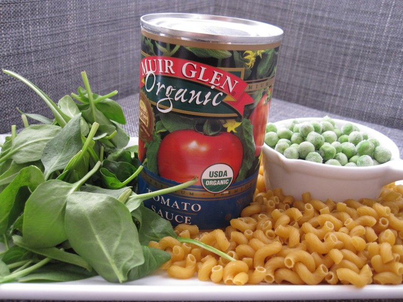 Ingredients for Baby Spaghetti:  spinach, whole-wheat pasta, tomato sauce and peas